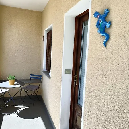 La Petite Maison Fleur Apartment